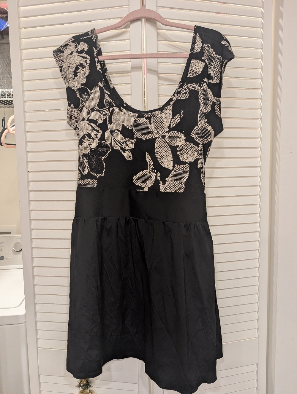 express Black Floral Scoop‎ Neck Cocktail Dress